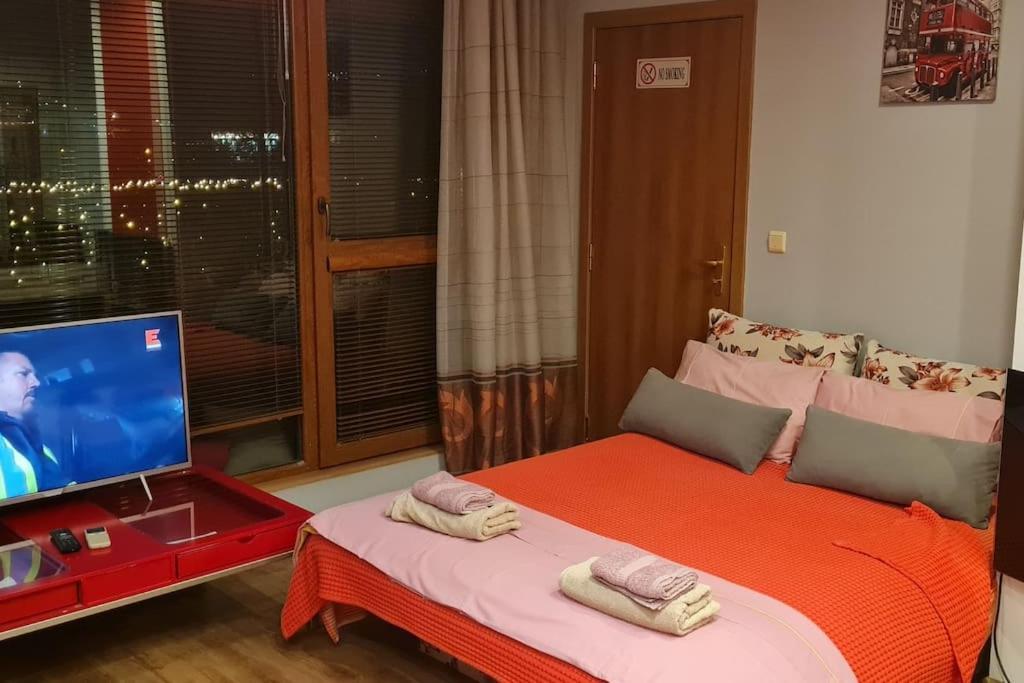 Unique Studio- Great Balcony And View! Parking Possibility! Veliko Tŭrnovo Exterior photo