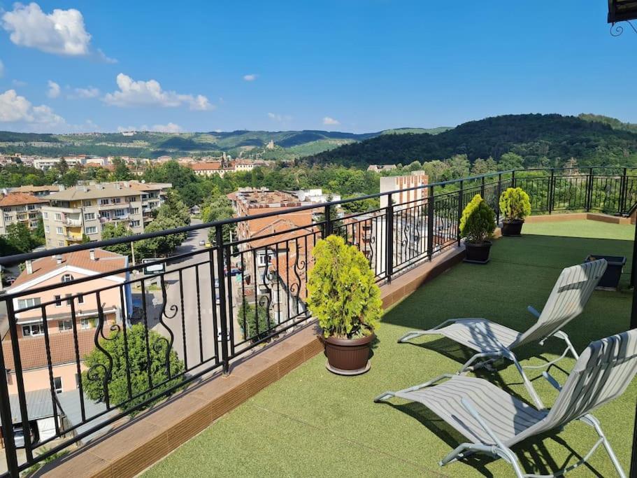 Unique Studio- Great Balcony And View! Parking Possibility! Veliko Tŭrnovo Exterior photo