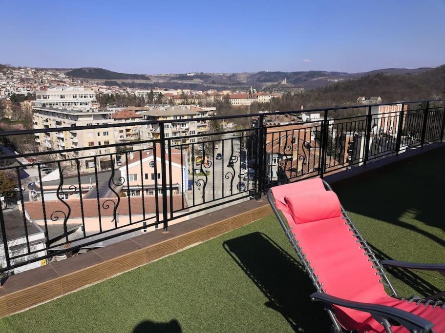 Unique Studio- Great Balcony And View! Parking Possibility! Veliko Tŭrnovo Exterior photo