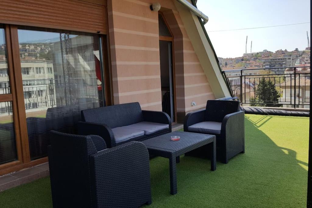 Unique Studio- Great Balcony And View! Parking Possibility! Veliko Tŭrnovo Exterior photo