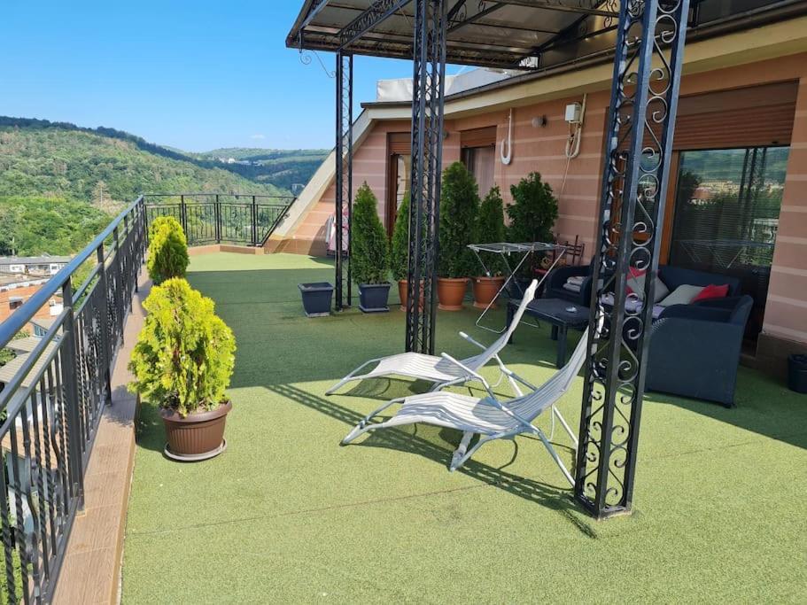Unique Studio- Great Balcony And View! Parking Possibility! Veliko Tŭrnovo Exterior photo