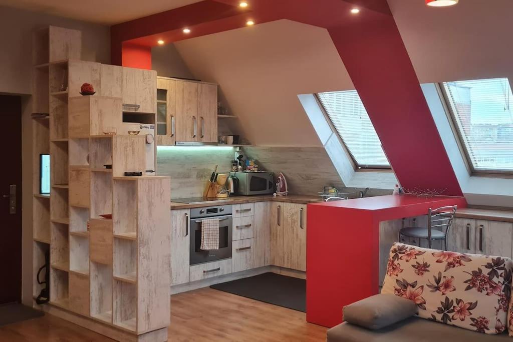 Unique Studio- Great Balcony And View! Parking Possibility! Veliko Tŭrnovo Exterior photo