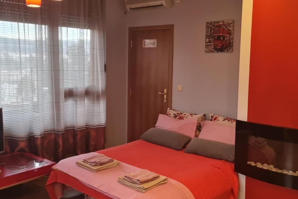 Unique Studio- Great Balcony And View! Parking Possibility! Veliko Tŭrnovo Exterior photo
