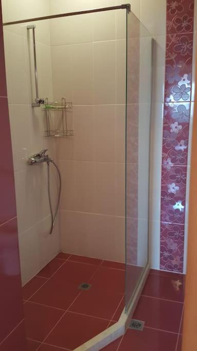Unique Studio- Great Balcony And View! Parking Possibility! Veliko Tŭrnovo Exterior photo