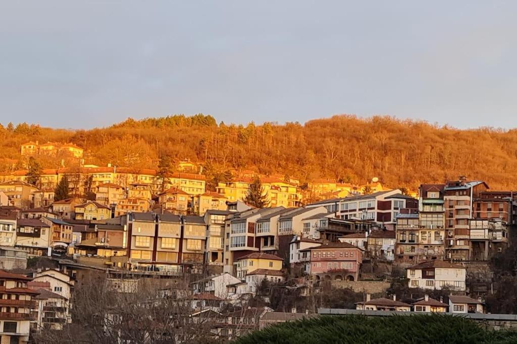 Unique Studio- Great Balcony And View! Parking Possibility! Veliko Tŭrnovo Exterior photo